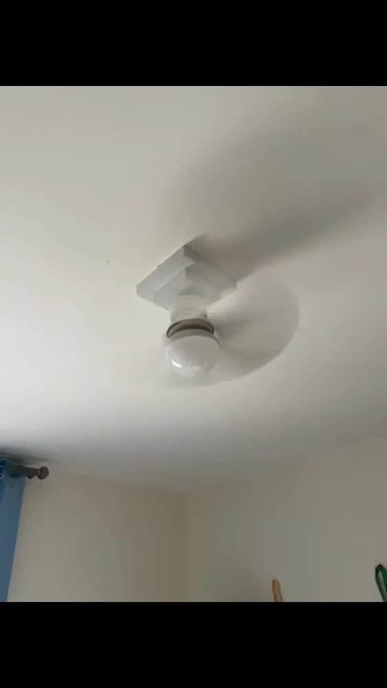 foto de Ventilador Teto Hw Com Luz Integrada Silencioso Branco portatil