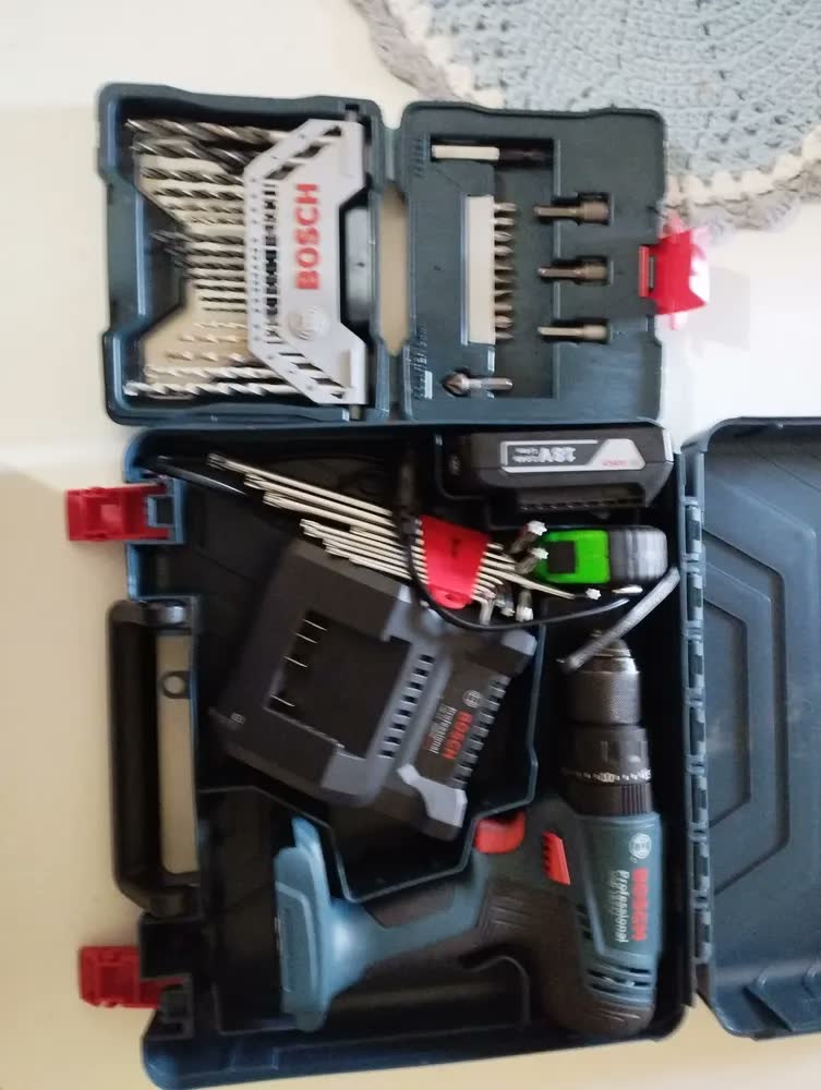 foto de Furadeira Parafusa. Impacto Gsb 183-li Bosch + Kit 33pcs Cor Azul