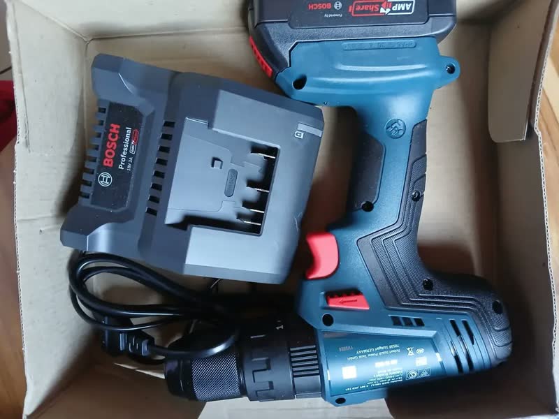foto de Furadeira Parafusa. Impacto Gsb 183-li Bosch + Kit 33pcs Cor Azul