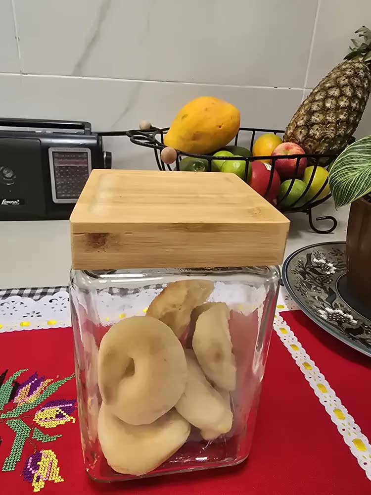 foto de Pote Vidro Quadrado Tampa Bambu Moderno 1,8 Litros Cozinha