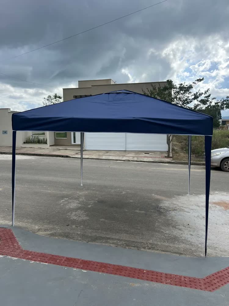 foto de Tenda Gazebo Sanfonada Articulada Luvinco 3x3m Azul Impermeável Resistente Proteção Ao Ar Livre Camping Praia Eventos Montagem Prática Estrutura Resistente Durável