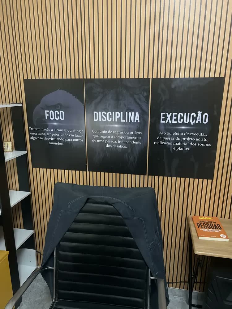 foto de Quadro Decorativo Disciplina Frases Foco E Execução Animais Sala Escritório Quarto Hall, Etacart, 3mm, Grande