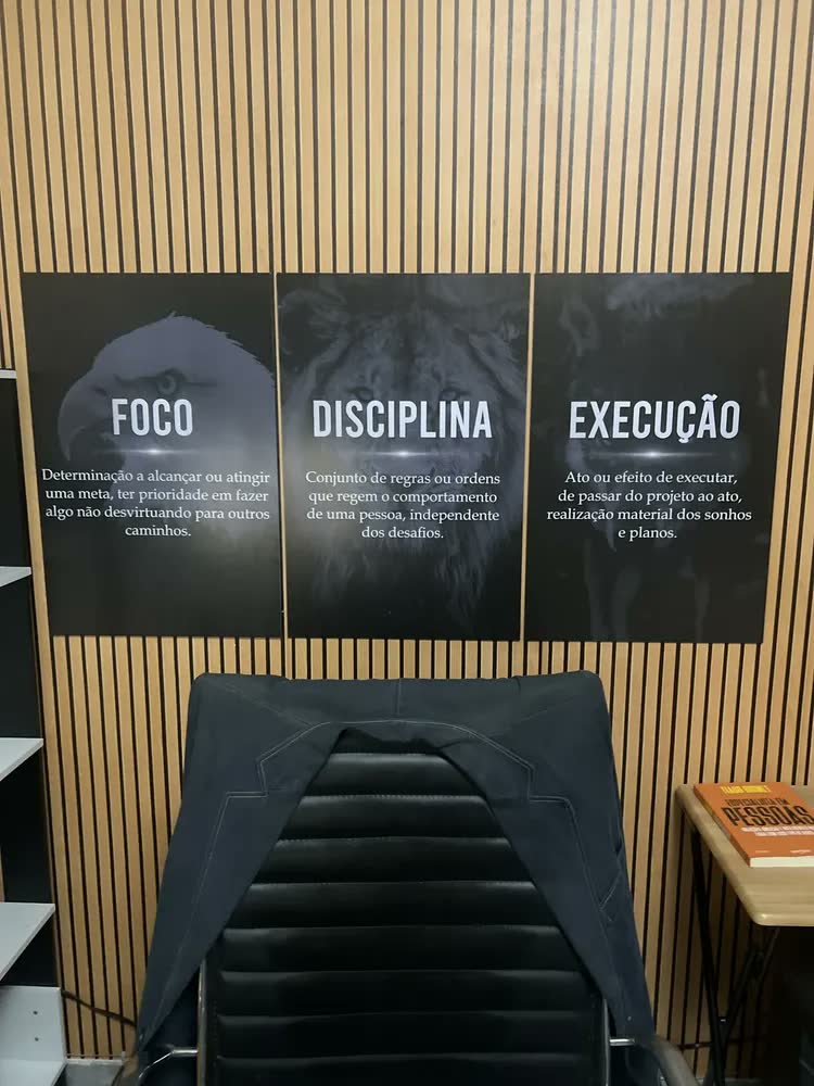 foto de Quadro Decorativo Disciplina Frases Foco E Execução Animais Sala Escritório Quarto Hall, Etacart, 3mm, Grande