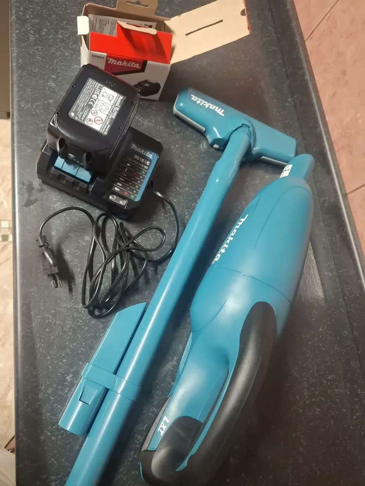 foto de Aspirador Pó Makita DCL180Z 18V+Bateria 3Ah+Carregador Bivolt