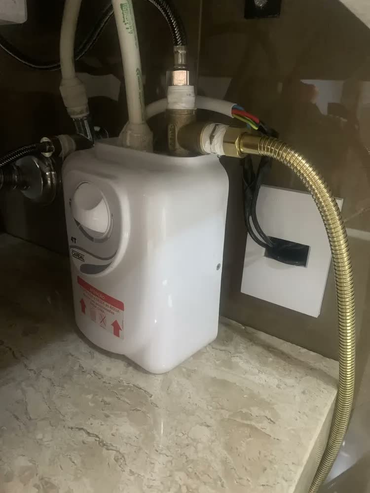 foto de Aquecedor Elétrico Cardal Individual 4T 6400W Para Torneira