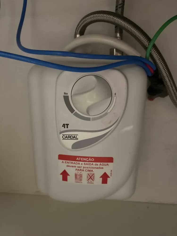 foto de Aquecedor Elétrico Cardal Individual 4T 6400W Para Torneira