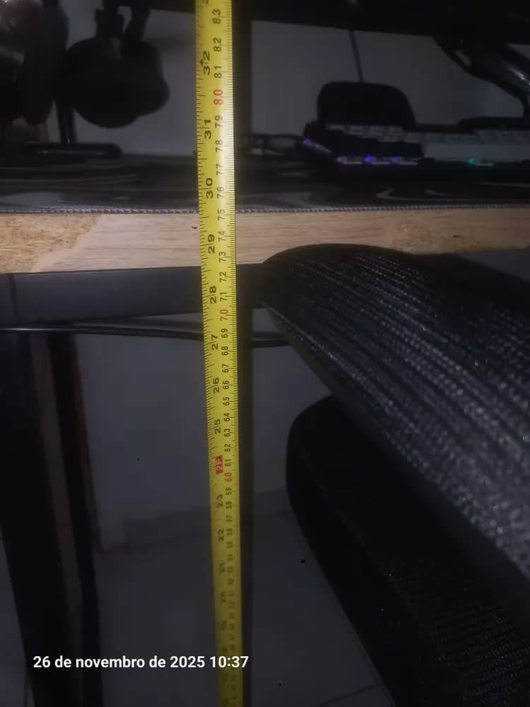 foto de Cadeira Escritório Ergonômica Genebra B500 Luvinco Cor Preto Com Suporte Lombar Estofado Mesh