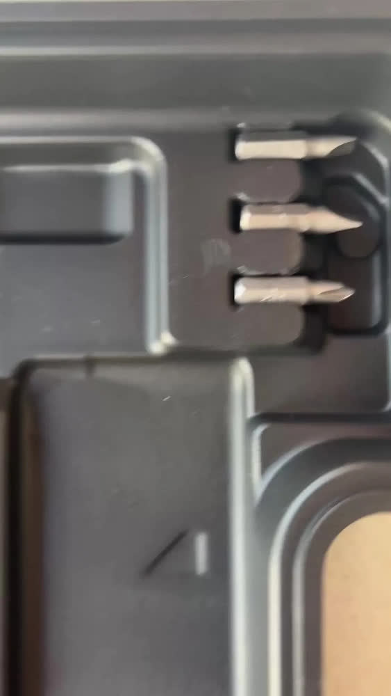 foto de Parafusadeira furadeira impacto com 2 baterias Vonder Profissional cor amarelo
