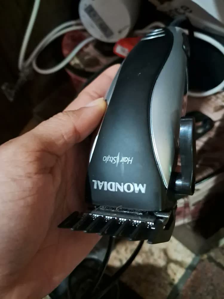 foto de Vendida Maquina D Cortar Cabelos110 Profissional Cor Prata/preto