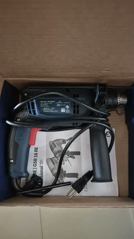 foto de Furadeira Parafusadeira De Impacto Gsb13re 750w Bosch Cor Azul Frequência 60 Hz
