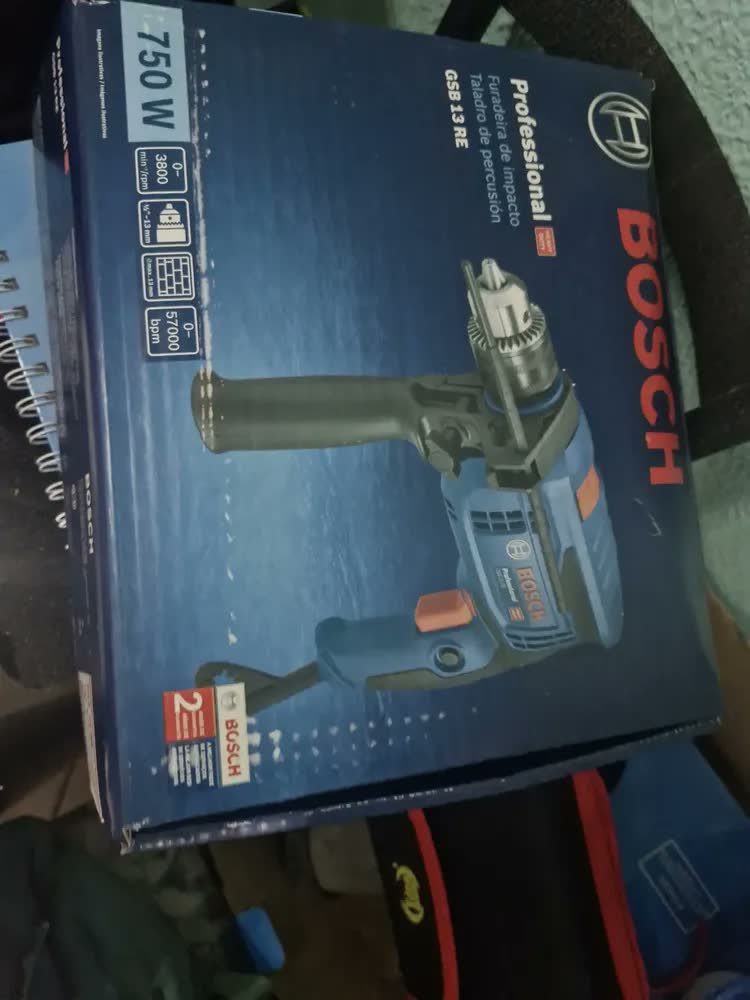 foto de Furadeira Parafusadeira De Impacto Gsb13re 750w Bosch Cor Azul Frequência 60 Hz