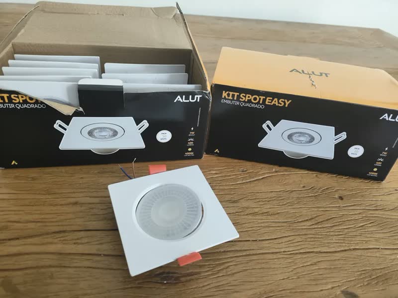foto de Kit 10 Spot Led Embutir 7w 4000k Branco Neutro 110v/220v Bivolt Quadrado Branco Cod: ALUT000603 Alut