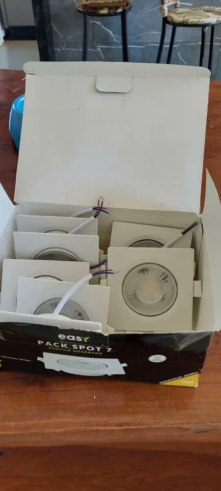 foto de Kit 10 Spot Led Embutir 7w 3000k Branco Quente 110v/220v Bivolt Quadrado Branco Cod: ALUT000601 Alut