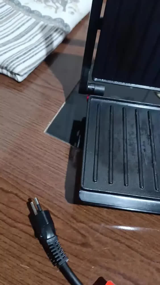 foto de Grill Panini Sanduicheira 2 em 1 Kian 1200w Cor Vermelho