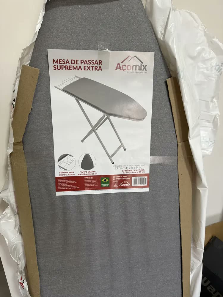 foto de Tabua De Passar Roupa Grande Mesa Extra Passadeira Dobrável Cor Prata Metalizado Liso