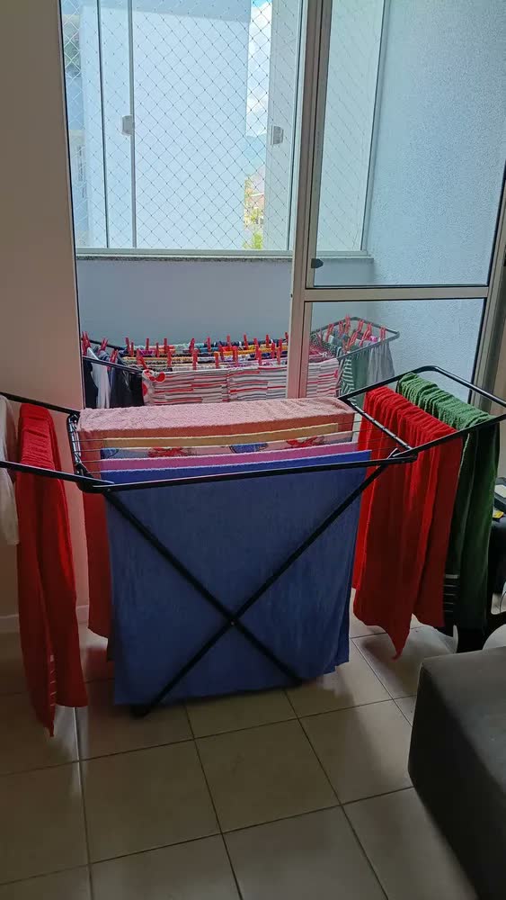 foto de Varal De Chão Para Roupas Aço Com Abas Slim Preto Mor