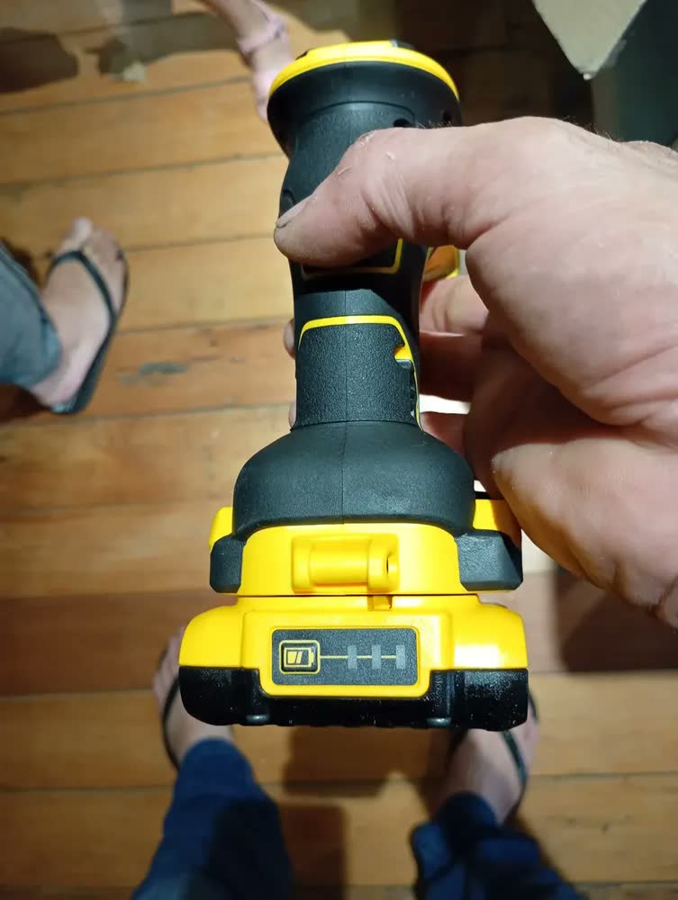 foto de Parafusadeira Drywall Dcf630 2 Bateria 2ah Carreg Dewalt