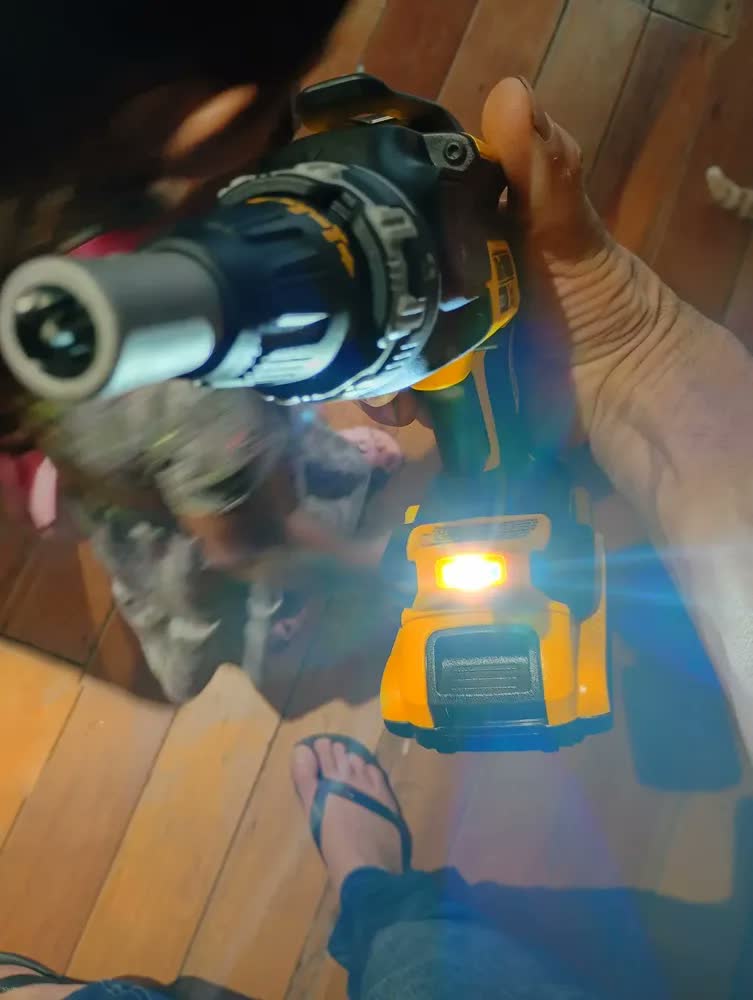 foto de Parafusadeira Drywall Dcf630 2 Bateria 2ah Carreg Dewalt