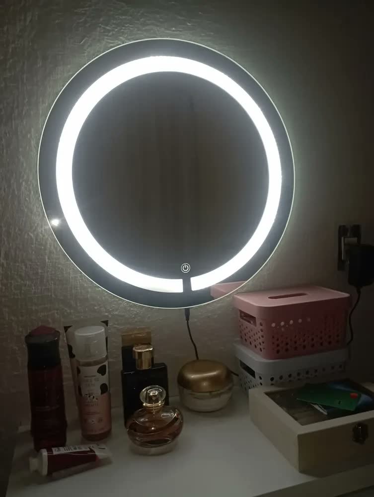 foto de Espelho Redondo de Parede com LED 50cm para Maquiagem e Banheiro