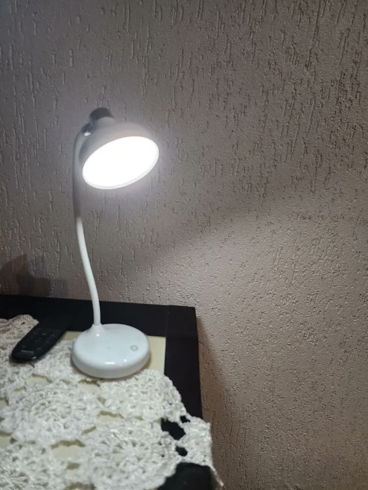 foto de Luminária De Mesa Abajur Quarto Articulável Led Touch Escritório Leitura Recarregável Shopthis