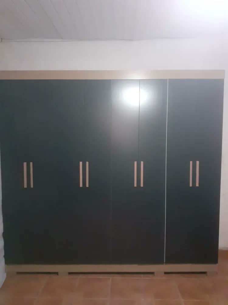 foto de Guarda Roupa Casal 8 Portas 4 Gavetas Lisboa Com Pés