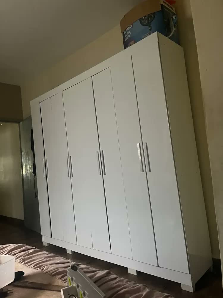 foto de Guarda Roupa Casal 8 Portas 4 Gavetas Lisboa Com Pés
