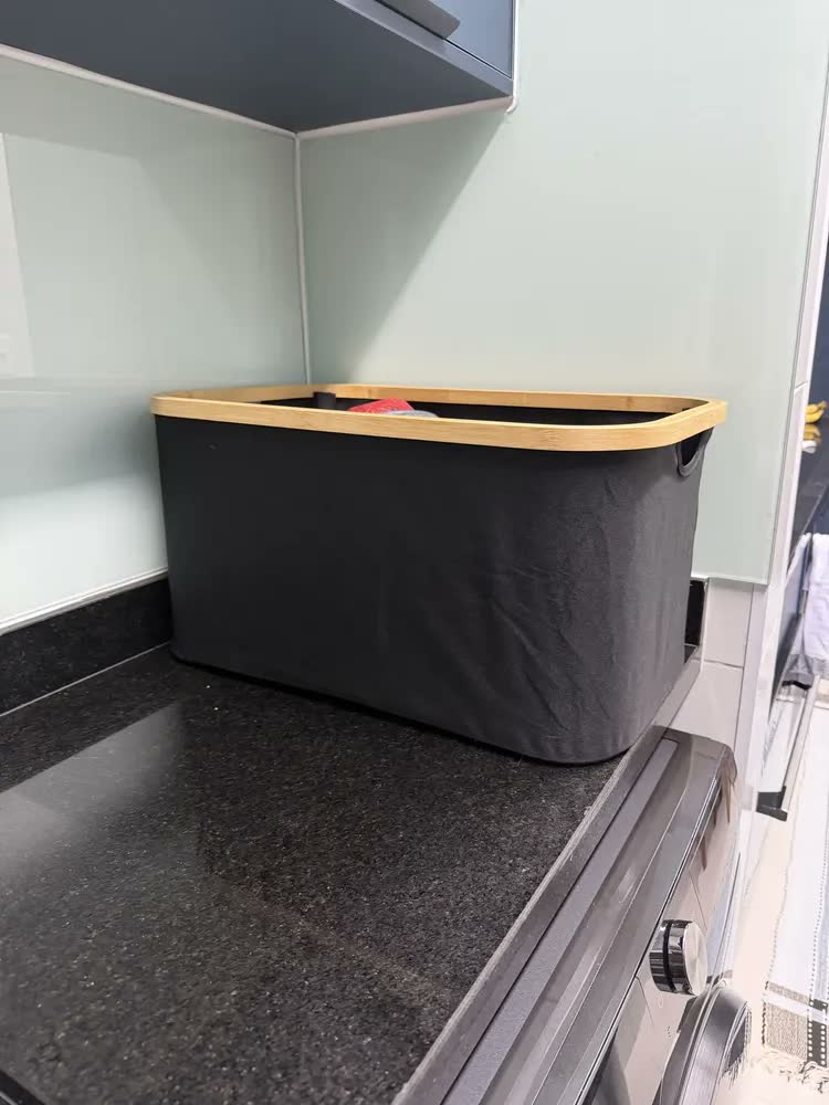 foto de Cesto De Roupa Suja Preto Tampa Bambu Banheiro Lavanderia