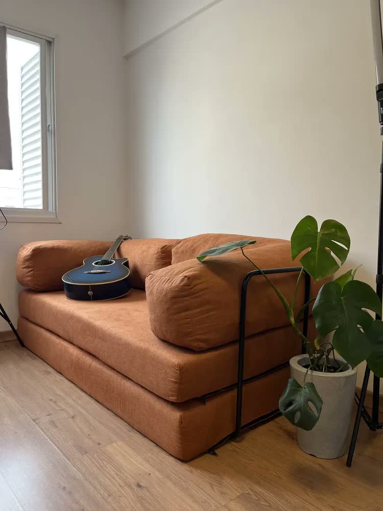 foto de Sofá Cama Casal 2 Em 1 Puff Pufe Na Caixa Industrial Moderno Cor Cinza