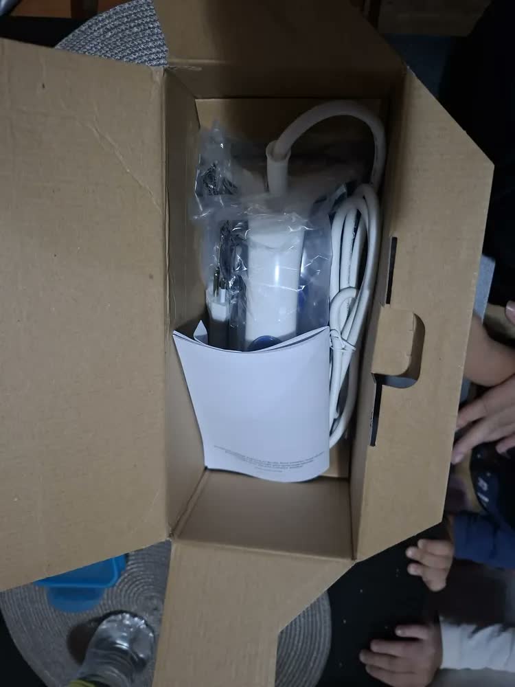 foto de Ferro a vapor Essentialgliss azul base antiaderente Fea1 eficiente moderno prático