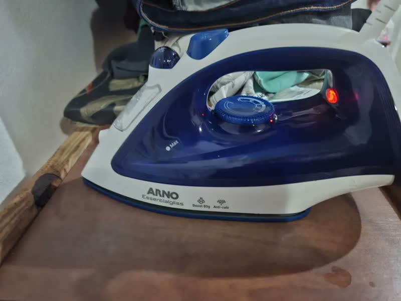 foto de Ferro A Vapor Essentialgliss Azul Com Base Antiaderente Fea1