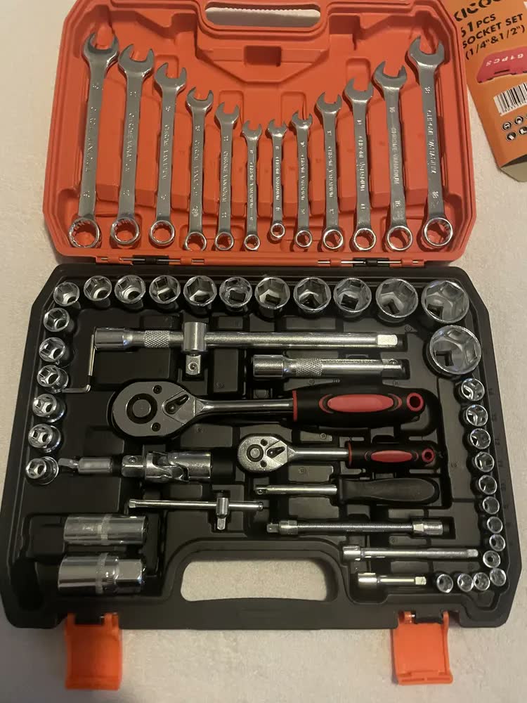 foto de Jogo Soquete Chave Combinada Catraca 61 Pcs C/ Maleta Cor Sortido