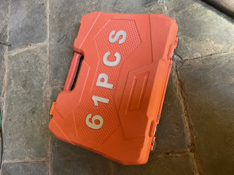 foto de Jogo Soquete Chave Combinada Catraca 61 Pcs C/ Maleta Cor Sortido