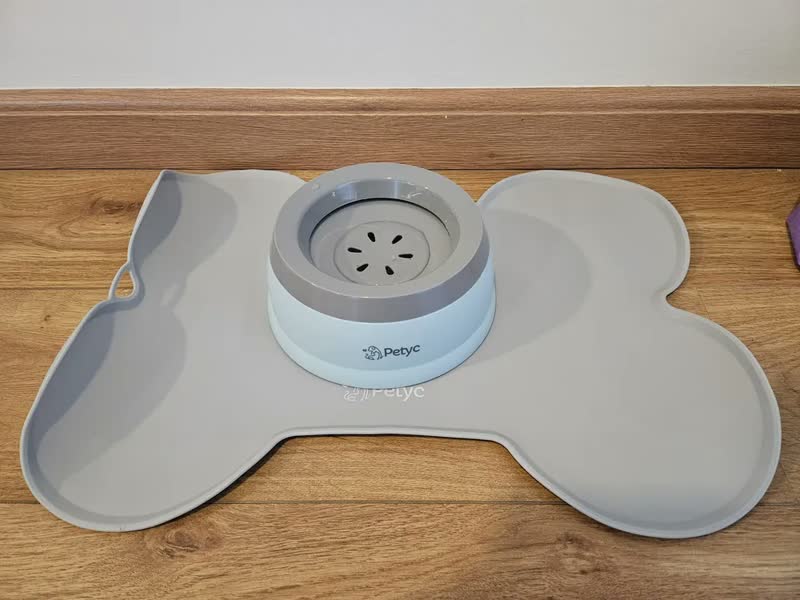 foto de Bebedouro PETYC Automático 750mL para Cães e Gatos de Pelo Longo Antirrespingo Rosa