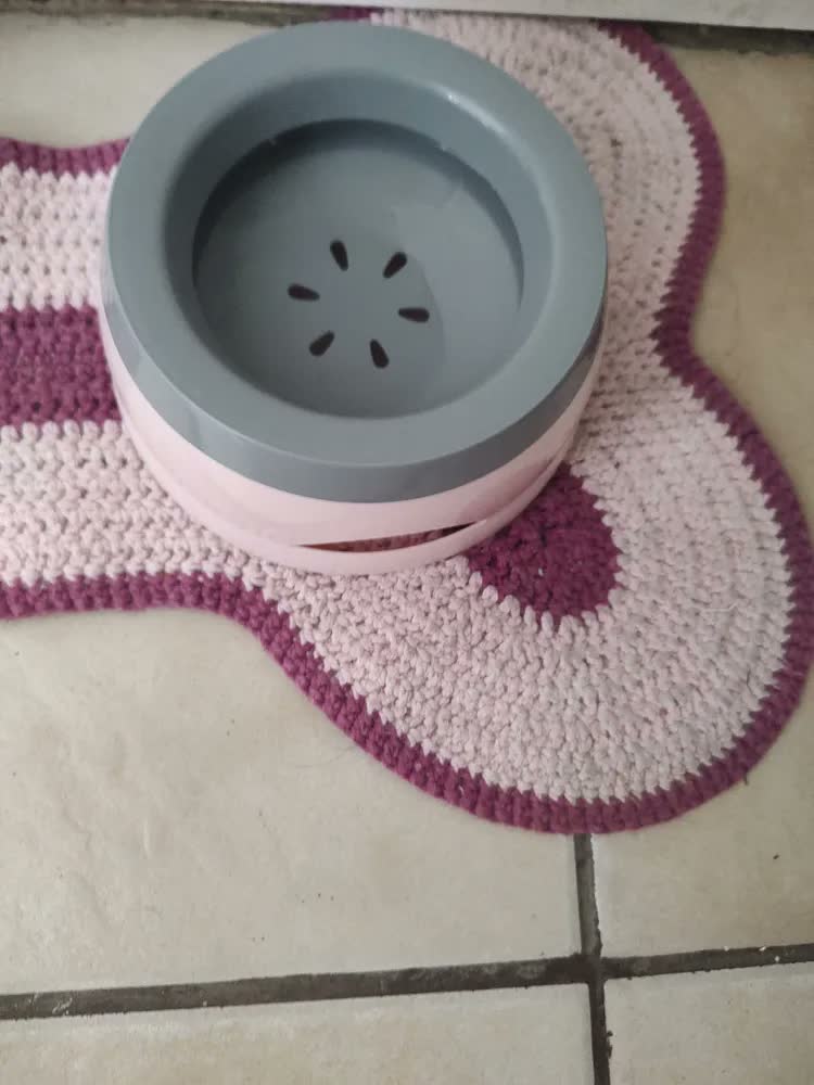 foto de Bebedouro PETYC Automático 750mL para Cães e Gatos de Pelo Longo Antirrespingo Rosa