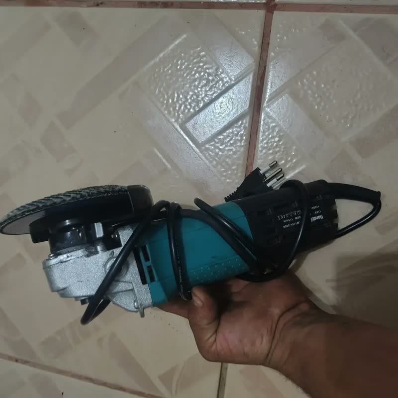 foto de Esmerilhadeira Lixadeira Angular 880w 115mm 11000rpm
