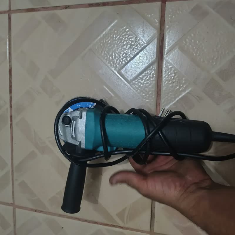 foto de Esmerilhadeira Lixadeira Angular 880w 115mm 11000rpm