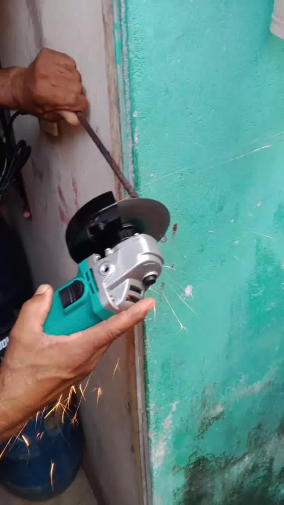 foto de Esmerilhadeira Lixadeira Angular 880w 115mm 11000rpm