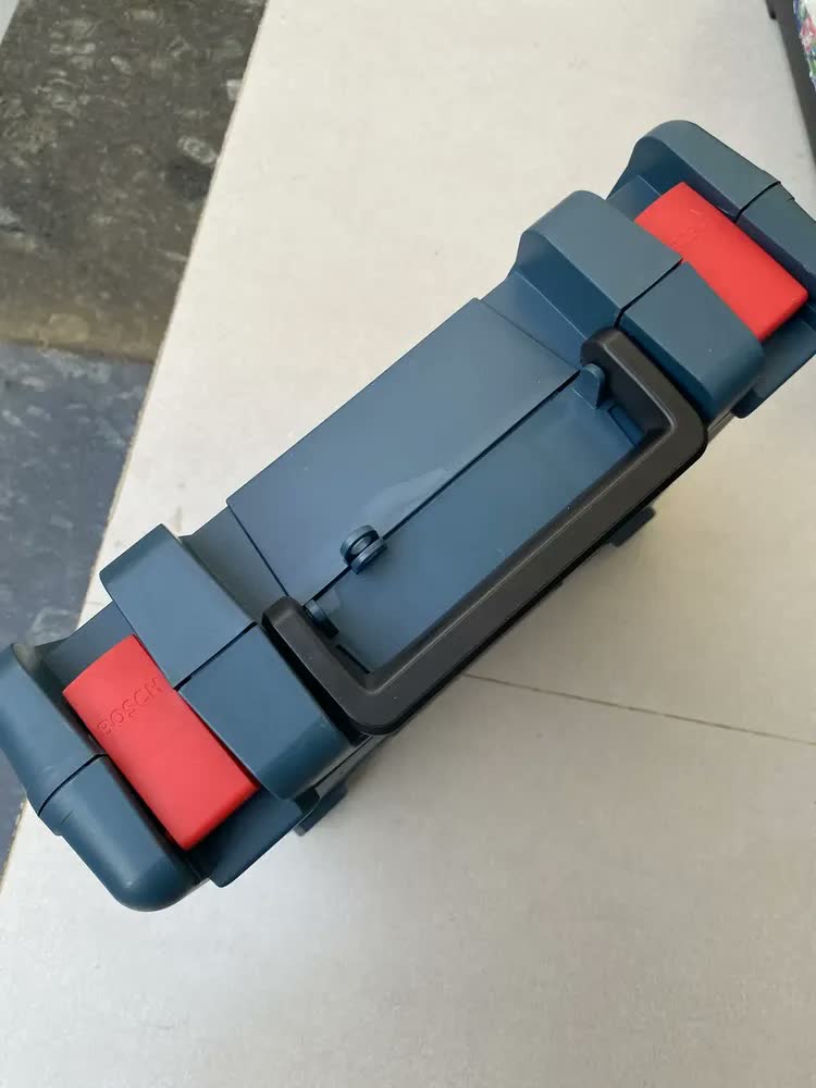 foto de Parafusadeira E Furadeira De Impacto Brushless A Bateria 18v Bosch Gsb 185-li Maleta Com Kit Brocas E Bits 103 Peças