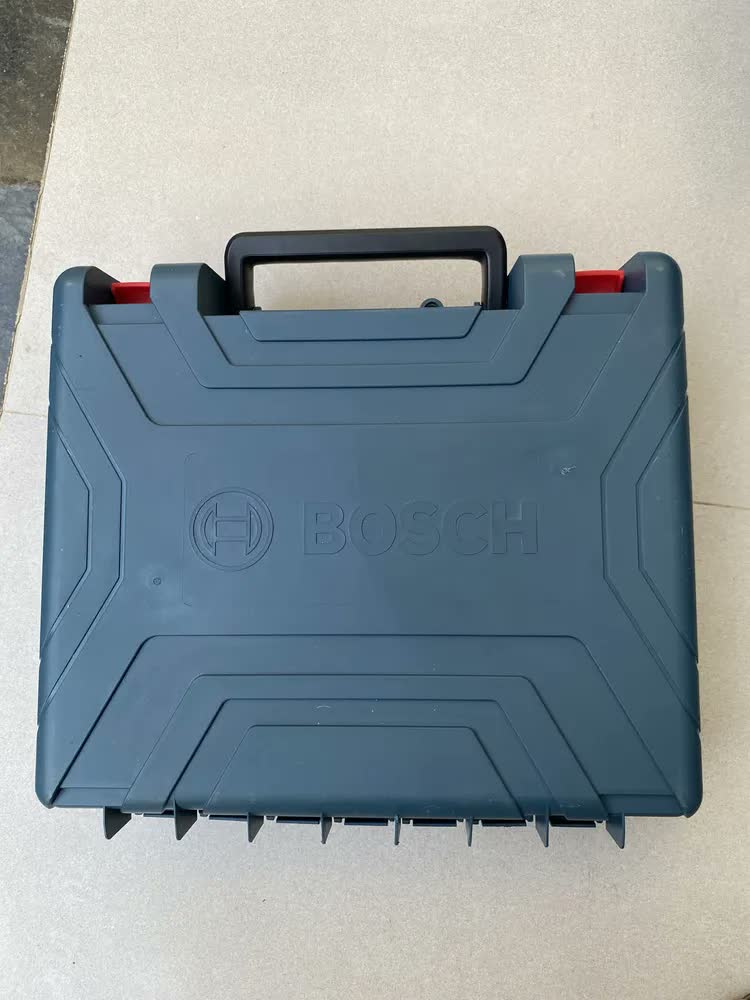 foto de Parafusadeira E Furadeira De Impacto Brushless A Bateria 18v Bosch Gsb 185-li Maleta Com Kit Brocas E Bits 103 Peças