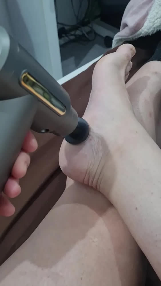 foto de Massageador Muscular Profissional Elétrico Portátil Pistola Aparelho Fisioterapia Redfin vlx