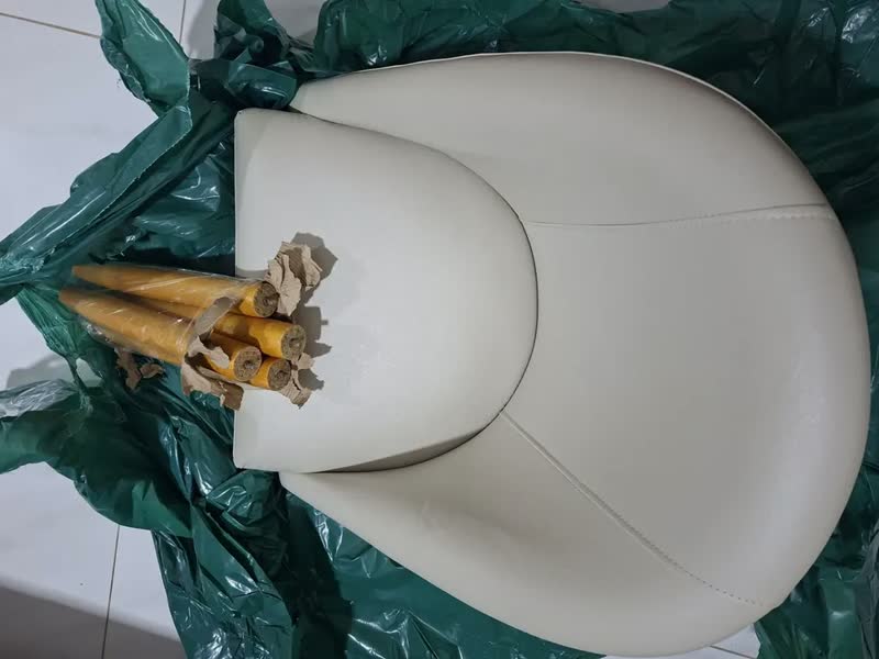 foto de Poltrona Confortável Sala Lua Luxo Recepção Corino