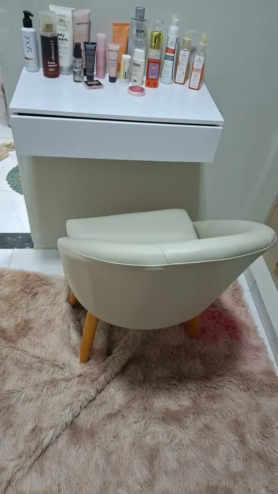 foto de Poltrona Confortável Sala Lua Luxo Recepção Corino