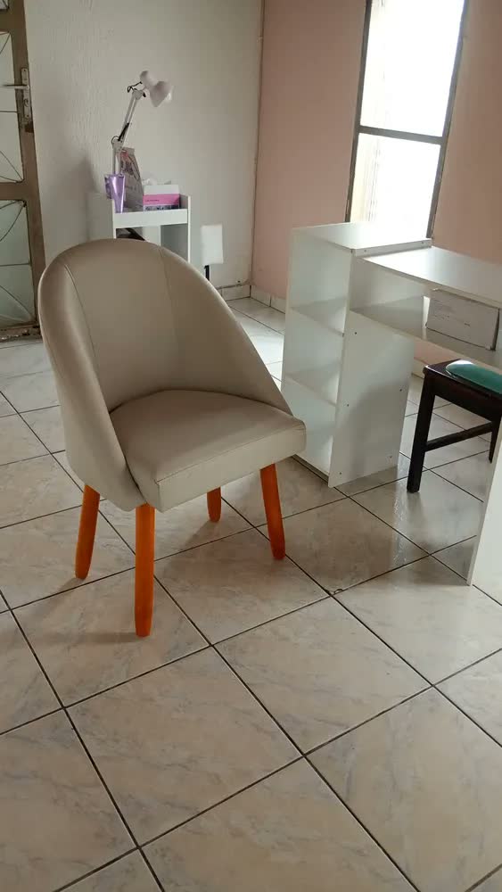 foto de Poltrona Confortável Sala Lua Luxo Recepção Corino
