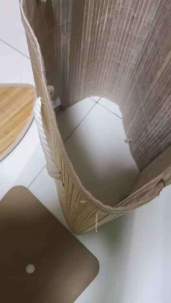 foto de Cesto Roupa Suja Triangular Bambu Dobrável Olga Casa Bege 60L
