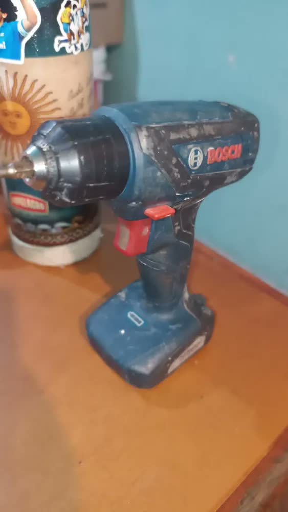foto de Parafusadeira Furadeira A Bateria Bosch Gsr 1000 Smart