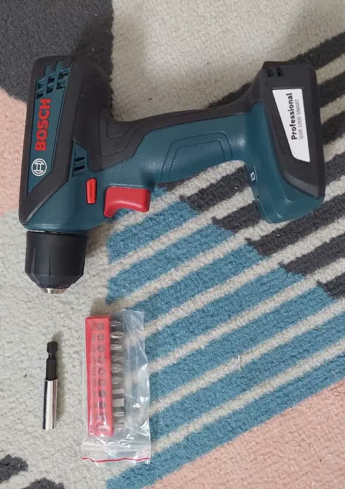 foto de Parafusadeira Furadeira A Bateria Bosch Gsr 1000 Smart