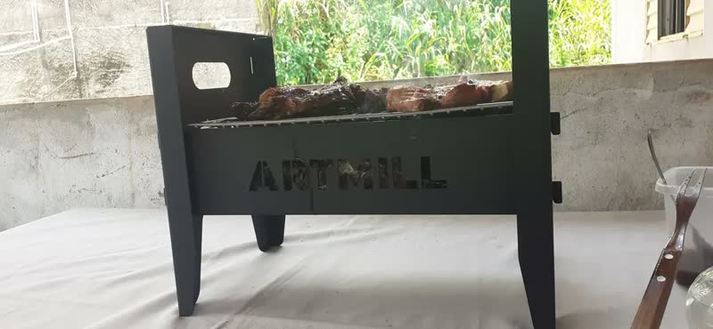 foto de Churrasqueira Portátil Artmill Netão À Carvão Em Aço Carbono Cor Preto