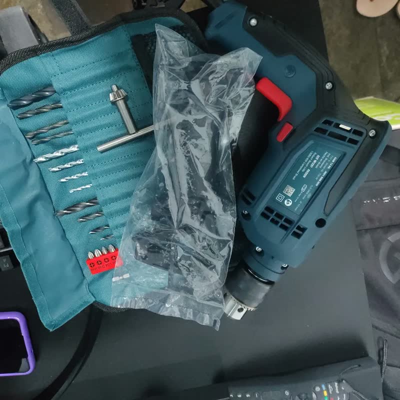 foto de Furadeira De Impacto 1/2pol 750w C/ Kit De Acessórios Bosch