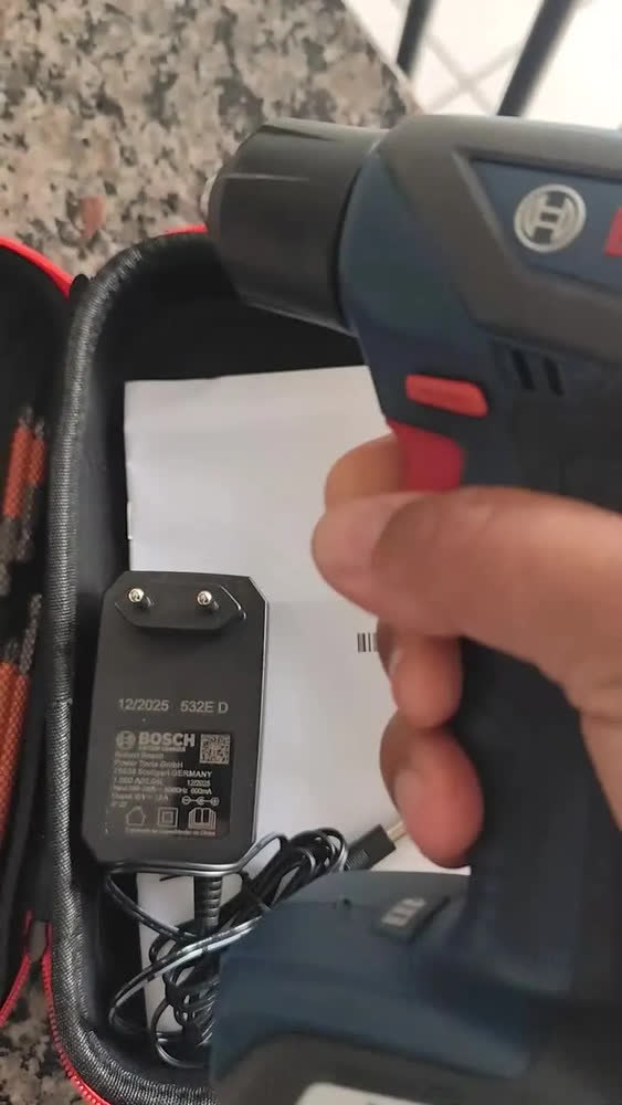 foto de Parafusadeira E Furadeira À Bateria Bosch Cor Azul