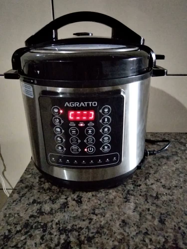 foto de Panela Pressão Elétrica 6 Litros Multifunções Painel Digital Antiaderente Agratto Appd01i-01